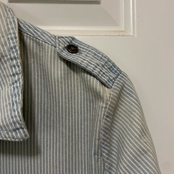 Universal Thread thin striped light washed style jean jacket-shirt-shacket - SM - Picture 7 of 11